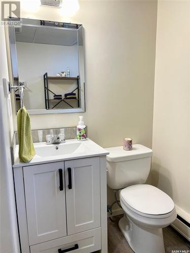 100 Betts Avenue, Yorkton, SK - Indoor Photo Showing Bathroom