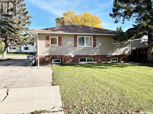 100 Betts Avenue, Yorkton, SK - Outdoor