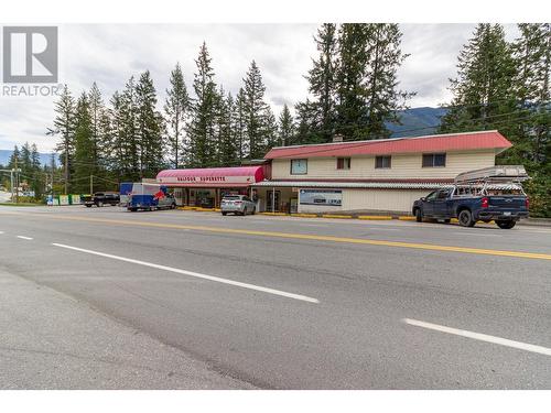 7824  3A Highway, Balfour, BC 