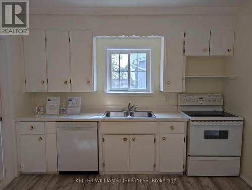 Kitchen - Main - 92 Price Street, London, ON - Indoor Photo Showing Kitchen With Double Sink