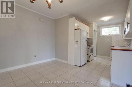 108 Lakeside Drive, Grimsby, ON - Indoor Photo Showing Kitchen