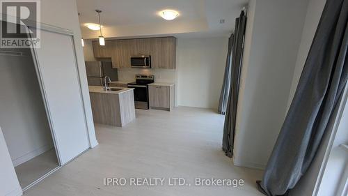 D-14 - 10 Palace Street, Kitchener, ON - Indoor Photo Showing Kitchen