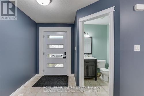 770 Reeves Avenue S, London, ON - Indoor Photo Showing Bathroom