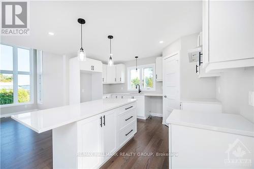 67 Chateauguay Street, Russell, ON - Indoor Photo Showing Kitchen