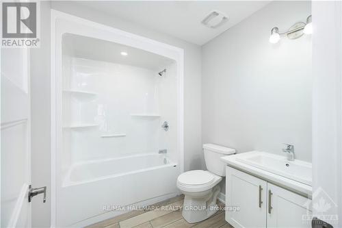 67 Chateauguay Street, Russell, ON - Indoor Photo Showing Bathroom