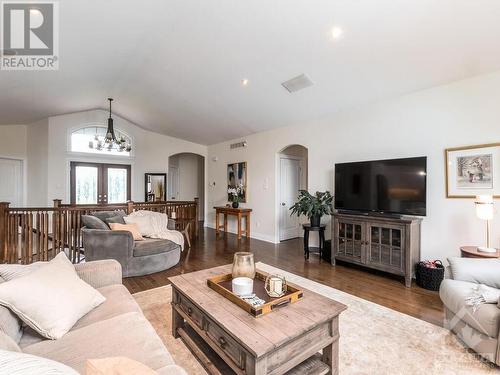 50 Frances Colbert Avenue, Ottawa, ON - Indoor Photo Showing Living Room