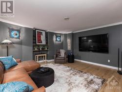 Fantastic Home theatre room wired for surround sound, projection TV and mood lighting. - 