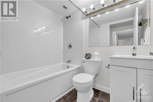 158B Mcarthur Avenue Unit#1906, Ottawa, ON - Indoor Photo Showing Bathroom