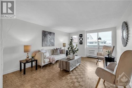 158B Mcarthur Avenue Unit#1906, Ottawa, ON - Indoor Photo Showing Living Room