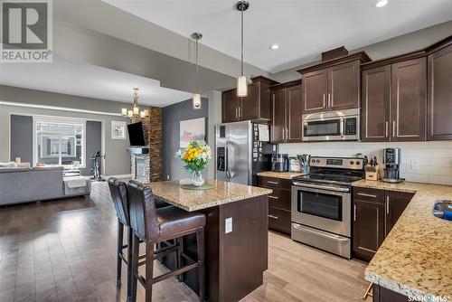 20 425 Langer Place, Warman, SK - Indoor Photo Showing Kitchen With Stainless Steel Kitchen