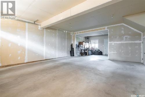 20 425 Langer Place, Warman, SK - Indoor Photo Showing Garage