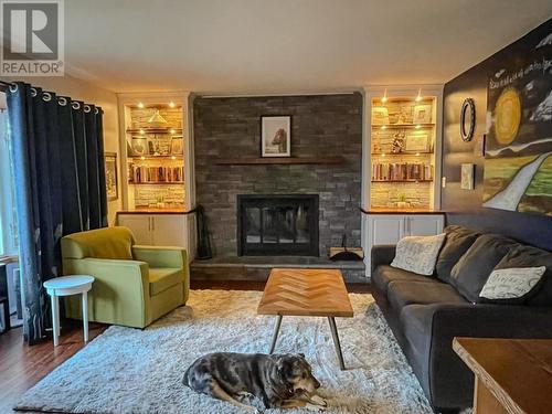 10693 Cottonwood Crescent, Dawson Creek, BC - Indoor Photo Showing Living Room With Fireplace