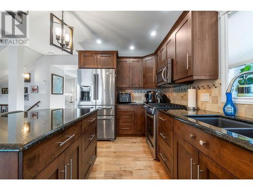 1541 Blind Bay Road Unit# 1, Sorrento, BC - Indoor Photo Showing Kitchen With Upgraded Kitchen