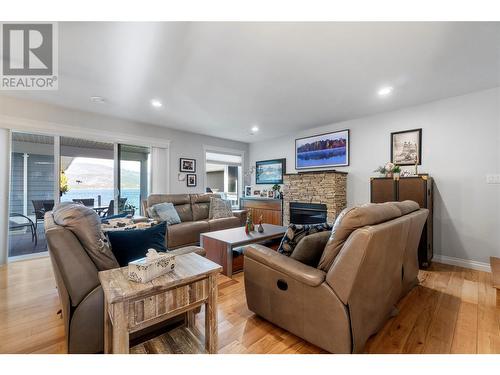 1541 Blind Bay Road Unit# 1, Sorrento, BC - Indoor Photo Showing Living Room With Fireplace