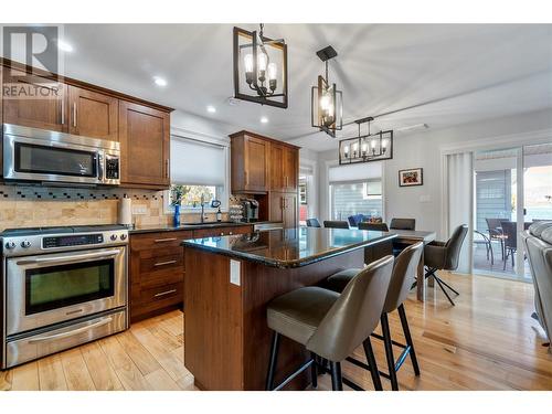 1541 Blind Bay Road Unit# 1, Sorrento, BC - Indoor Photo Showing Kitchen