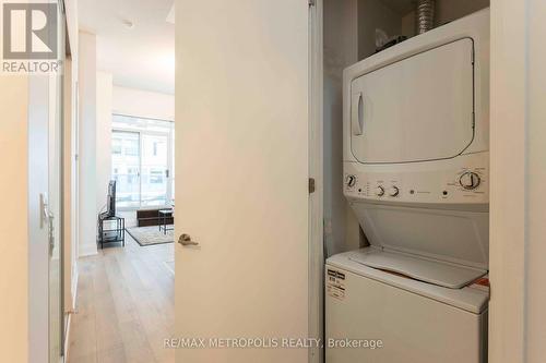 405 - 500 Sherbourne Street, Toronto, ON - Indoor Photo Showing Laundry Room