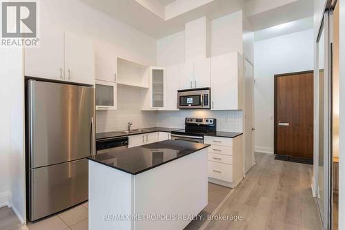 405 - 500 Sherbourne Street, Toronto, ON - Indoor Photo Showing Kitchen With Stainless Steel Kitchen With Upgraded Kitchen