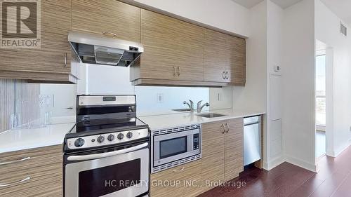 919 - 320 Richmond Street E, Toronto, ON - Indoor Photo Showing Kitchen