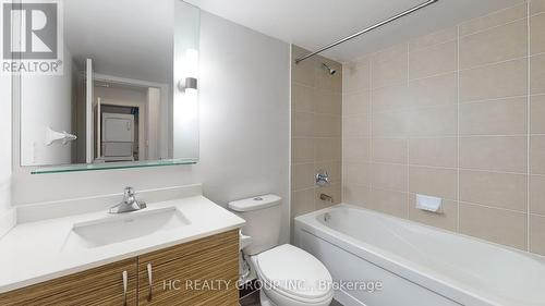 919 - 320 Richmond Street E, Toronto, ON - Indoor Photo Showing Bathroom