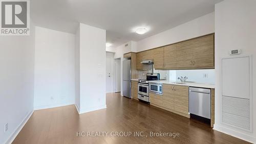 919 - 320 Richmond Street E, Toronto, ON - Indoor Photo Showing Kitchen