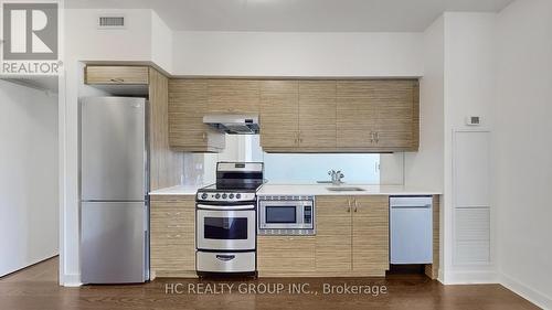 919 - 320 Richmond Street E, Toronto, ON - Indoor Photo Showing Kitchen