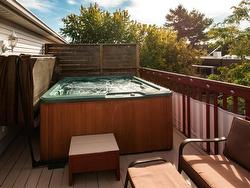 Hot tub - 