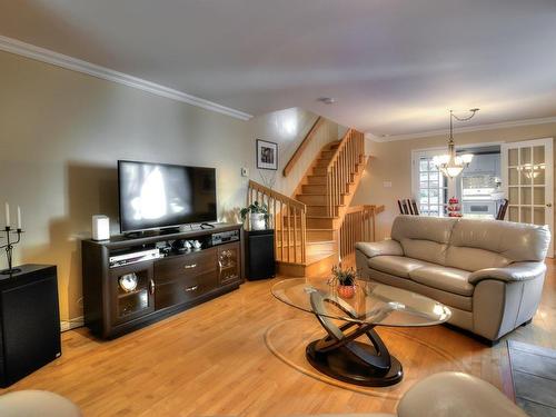 Salon - 4600 Av. Charlemagne, Montréal (Rosemont/La Petite-Patrie), QC - Indoor Photo Showing Living Room