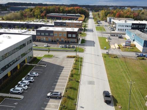 FaÃ§ade - 300-3351 Av. De La Gare, Mascouche, QC - Outdoor With View