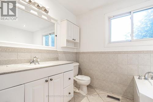 211 Phillips Street, Barrie, ON - Indoor Photo Showing Bathroom