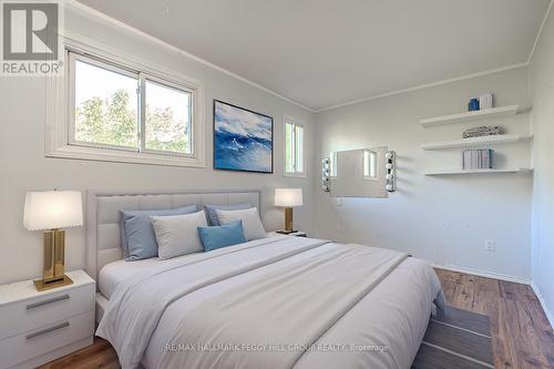 211 Phillips Street, Barrie, ON - Indoor Photo Showing Bedroom