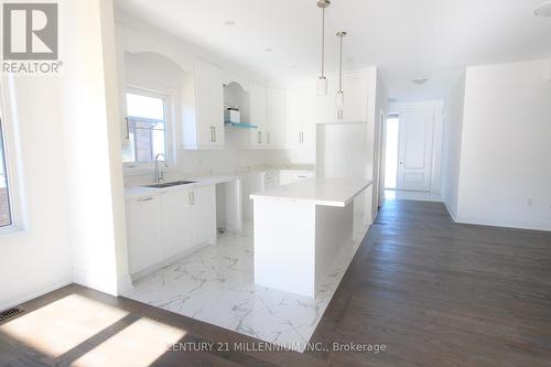 289 Ramblewood Drive, Wasaga Beach, ON - Indoor Photo Showing Kitchen