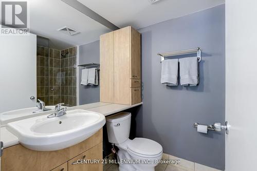 111 - 1040 The Queensway, Toronto, ON - Indoor Photo Showing Bathroom