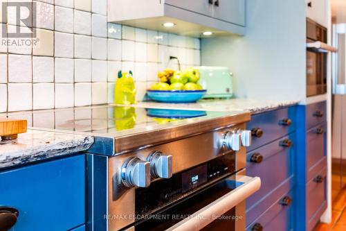 19 Jackson Avenue, Toronto, ON - Indoor Photo Showing Kitchen