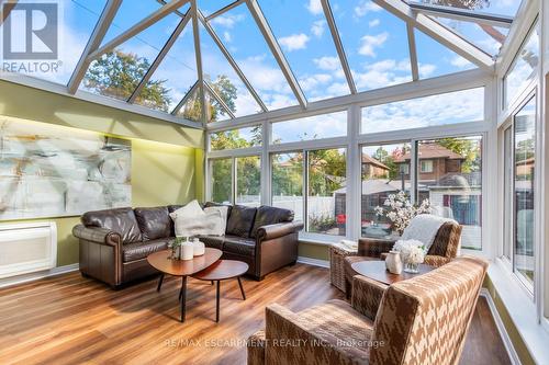 19 Jackson Avenue, Toronto, ON - Indoor Photo Showing Living Room