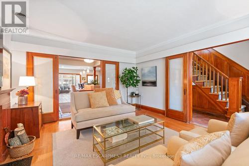 19 Jackson Avenue, Toronto, ON - Indoor Photo Showing Living Room