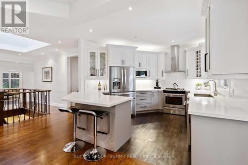 1195 Crestdale Road, Mississauga, ON - Indoor Photo Showing Kitchen With Upgraded Kitchen