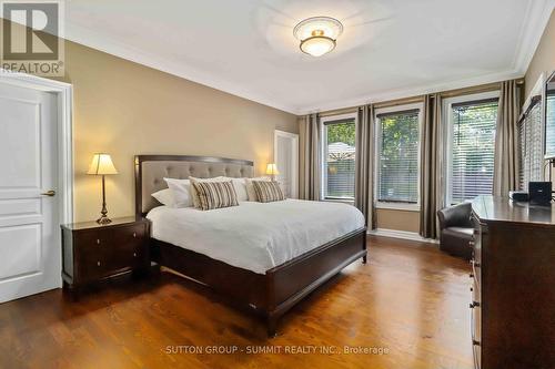 1195 Crestdale Road, Mississauga, ON - Indoor Photo Showing Bedroom