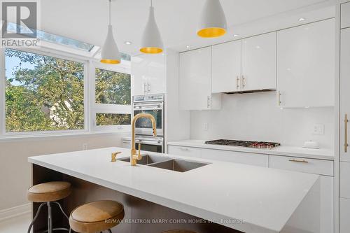 162 Banff Road, Toronto, ON - Indoor Photo Showing Kitchen With Double Sink With Upgraded Kitchen