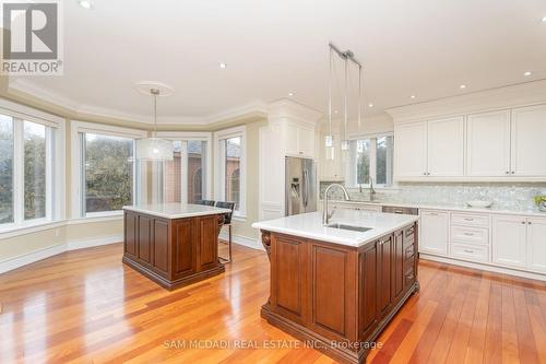 2489 Olinda Court, Mississauga, ON - Indoor Photo Showing Kitchen