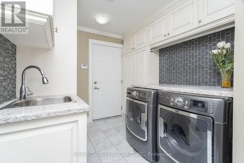 2489 Olinda Court, Mississauga, ON - Indoor Photo Showing Laundry Room