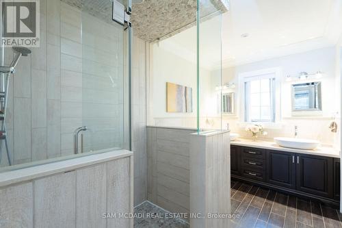 2489 Olinda Court, Mississauga, ON - Indoor Photo Showing Bathroom