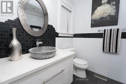 2489 Olinda Court, Mississauga, ON - Indoor Photo Showing Bathroom