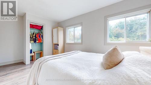 33 Shelley Drive, Kawartha Lakes, ON - Indoor Photo Showing Bedroom