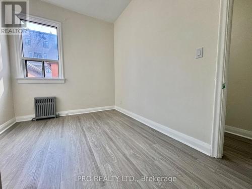 2R - 527 Queen Street W, Toronto, ON - Indoor Photo Showing Other Room