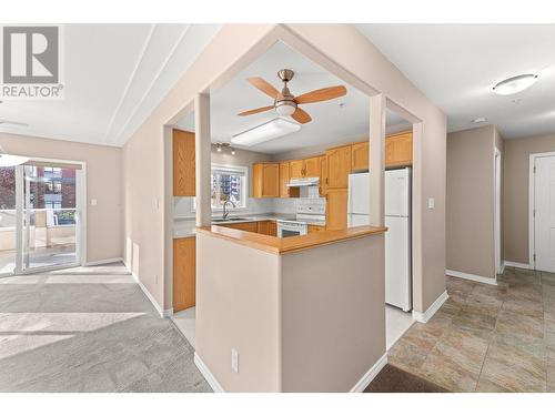 1895 Ambrosi Street Unit# 108, Kelowna, BC - Indoor Photo Showing Kitchen