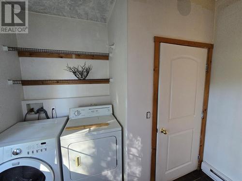 1746 Vernon Street, Lumby, BC - Indoor Photo Showing Laundry Room