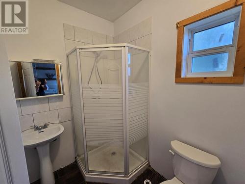 1746 Vernon Street, Lumby, BC - Indoor Photo Showing Bathroom