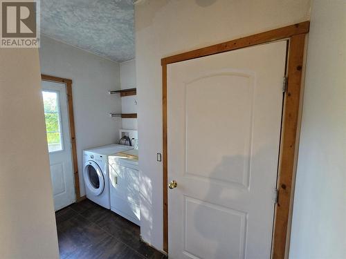 1746 Vernon Street, Lumby, BC - Indoor Photo Showing Laundry Room