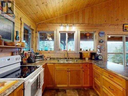 1837 Blubber Bay Rd, Texada Island, BC - Indoor Photo Showing Kitchen With Double Sink