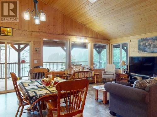 1837 Blubber Bay Rd, Texada Island, BC - Indoor